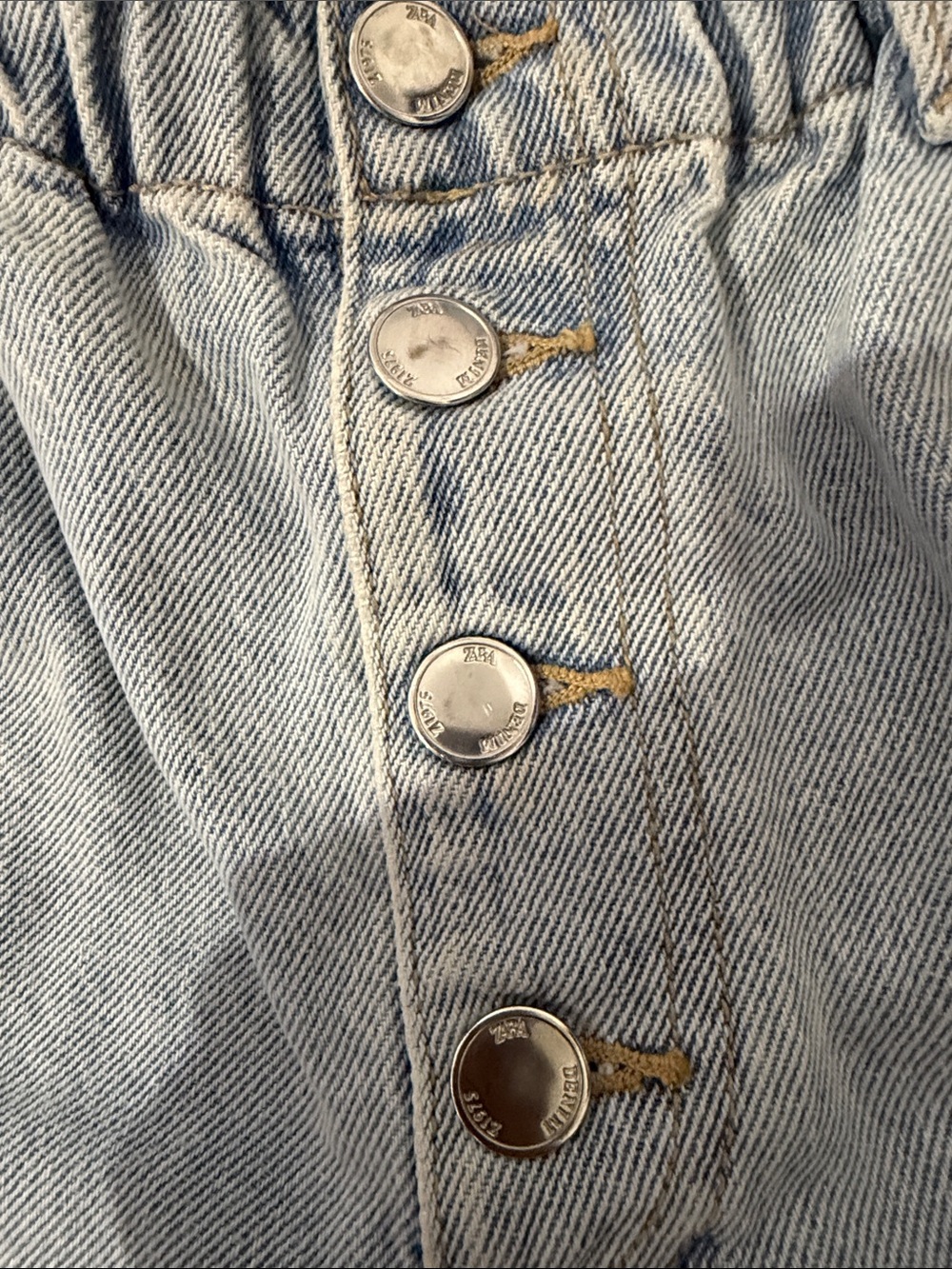 Zara Size 4 Button-Up Denim Shorts 🌞 - Picture 3 of 4